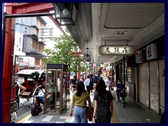 Kaminarimon St, Asakusa